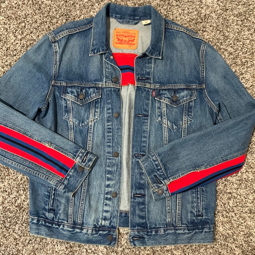 BRAND NEW MENS LEVI’S JEAN JACKET